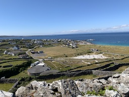 Overview of Inis Oírr beach, facing Inis Meáin